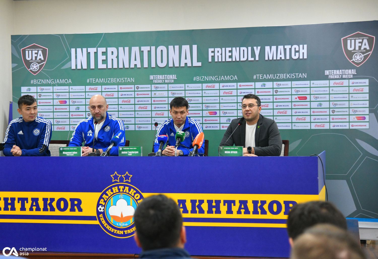 ФОТОГАЛЕРЕЯ. Пресс конференция перед матчем Узбекистан - Казахстан 