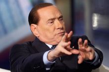 Берлускони: "Зеедорфни бош мураббий этиб тайинланиши хато эмас эди"