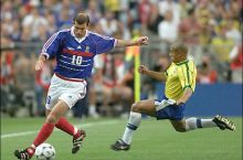 Жаҳон чемпионатларининг расмий тўплари: Франция-1998. (Tricolore)