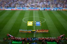 Ибрагимович Уругвай - Англия учрашувини стадиондан кузатмоқда