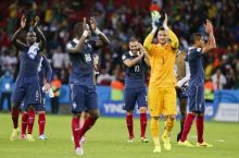 Три центральных защитника пропустили тренировку сборной Франции