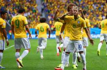 Сборная Бразилии в девятый раз подряд стала первой в своей группе на чемпионате мира