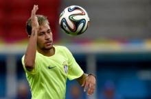 Neymar: “2010 yilda “CHelsi”dan taklif bo'lishiga qaramay, Pele qolishimni so'ragan edi”