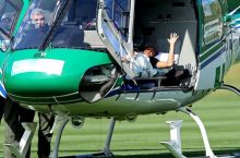 Неймара на вертолете доставили в клинику Гуаружи