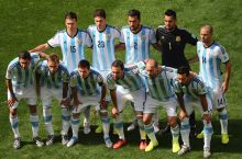 Аргентина впервые с 1990 года вышла в полуфинал чемпионата мира