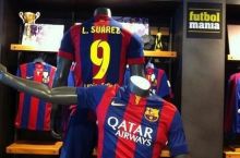 Барселонада Суарес шарифи туширилган футболкалар сотуви бошланди