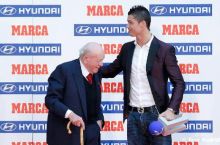 Ronaldu yana Di Stefano nomidagi sovrinni qo'lga kiritdi