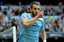 Alvaro Negredo "Manchester Siti"dan ketishni istamayapti