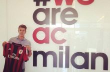 «Милан» объявил об аренде ван Гинкела