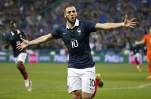 Бензема: сборная Франции нерегулярно играет по схеме 4-4-2
