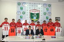 "Lokomotiv" klubi yangi futbolchilarni tanishtirdi 
