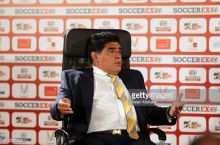 Maradona 24 yoshli qizga uylanayotganida, uni Rim papasi nikohlab qo'yishini istayapti