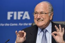 Blatter 90 kunga chetlatildi