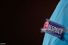 В ближайших матчах под эгидой УЕФА футболисты будут играть в траурных повязках