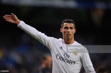 Ronaldu qo'l harakati bilan "Real" muxlislarining o'zini tutishidan norozi ekanligini bildirdi