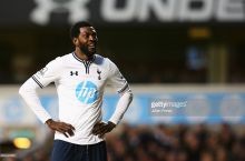 "Kristal Pelas" Emmanuel Adebayorga davogar