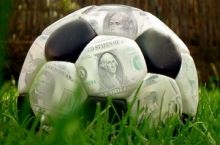  Futbolchi milliy jamoadan chaqiruv olishi uchun 15 ming dollar to'lashi kerak bo'lgan...