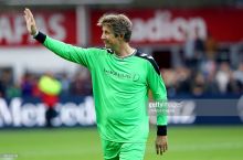 45 yoshli Van der Sar Nordveyk safida bitta o'yinda maydonga tushadi