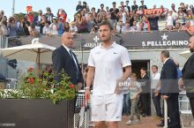 Totti Federer bilan ko'rgazma uchrashuvida kortga tushadi