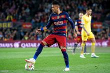 Neymar "Barselona"da qolishga va boshqa takliflarni ko'rib chiqmaslikka qaror qildi