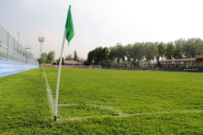 Стадион Цементчи фото. O'zbek stadionlari holati.