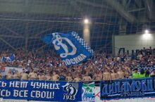 "Dinamo" muxlislari klub bazasida futbolchilar bilan gaplashib olishdi