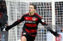 CHicharito Bayerda qoladi