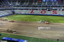 Агрономы УЕФА перекладывают газон на стадионах в Лилле и Марселе