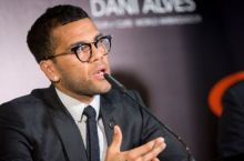 Dani Alves: “Yangi mamlakat va futbol uslubini o'rganishni istayman” (to'liq intervyu)
