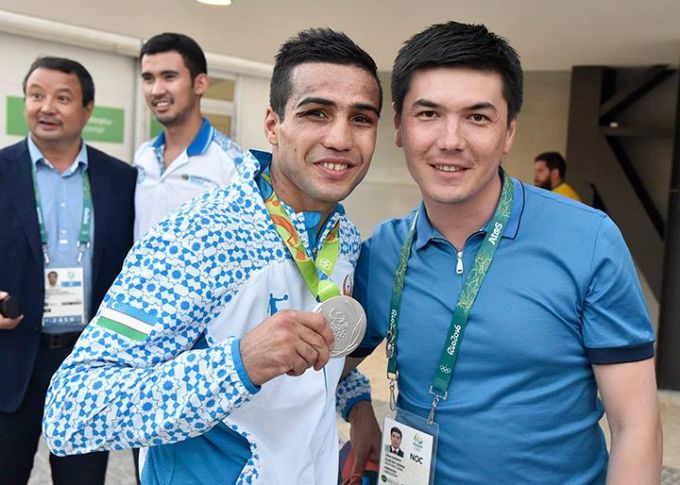 Bir mushukda beshta xoroz Erotik videongizni qanday yuklash kerak