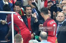 Фигу: "Роналду? Мен учун португал футболининг биринчи рақами бўлиб Эйсебио қолади"