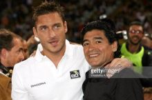 Maradona: "Totti 50 yoshgacha futbol o'ynay oladi"