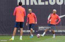 Luis Enrike: "Messi mashg'ulotlarda yaxshi ko'rinmoqda, u "Deportivo"ga qarshi bahsga tayyor"