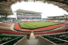 "Axmat Arena" stadioni tribunalariga 20 mingta Rossiya bayrog'i qo'yib chiqildi (foto)