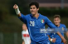 Jenoaning 15 yoshli futbolchisi Italiya rekordini takrorladi
