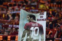 Rasmiy xabar: Totti yozda futbolchilik faoliyatini tugatadi