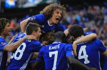 David Luiz klubdoshlari, Konte va Abramovichga 1 million funtga sovg'a oldi