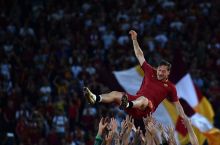 Franchesko Totti: "Seni Sevaman!"