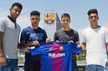 «Барселона» тўрт нафар футболчи билан шартнома тузди ФОТО