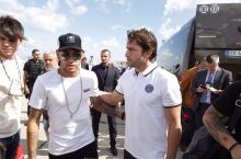 Neymar Parijga etib bordi + FOTO