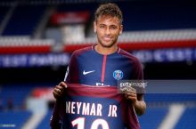 Vau! Bir kunda Neymar ismi tushirilgan 10 mingta futbolka sotildi