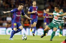 Messi Kamp Nou stadionida 300-golini urdi