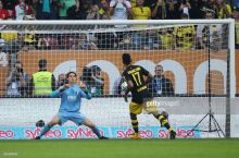 Obameyyangning "ketmoni uchmagan" bahsda Yarmolenko tovoni bilan gol urdi. "Augsburg" - "Borussiya" 1:2 (video)