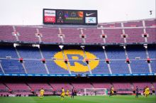 Болельщик выбежал на поле в матче «Барселона» – «Лас-Пальмас»