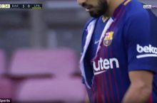 Luis Suares futbolkasini yirtib tashladi (FOTO)