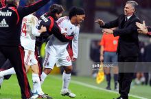 Ronaldino "Milan" uchun ideal murabbiy kimligini aytdi