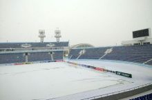 Стадион "Насафа" покрыт снегом