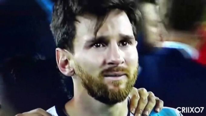 Aleksis:"Messi kiyinish xonasida yig'lagan" Aleksis:"Messi kiyinish xonasida yig'lagan"