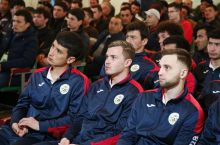 “Neftchi” PFK yangi futbolchilarni tanishtirdi 