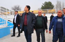 Umid Ahmadjonov Qo'qondagi "Markaziy" stadionga tashrif buyurdi + FOTO